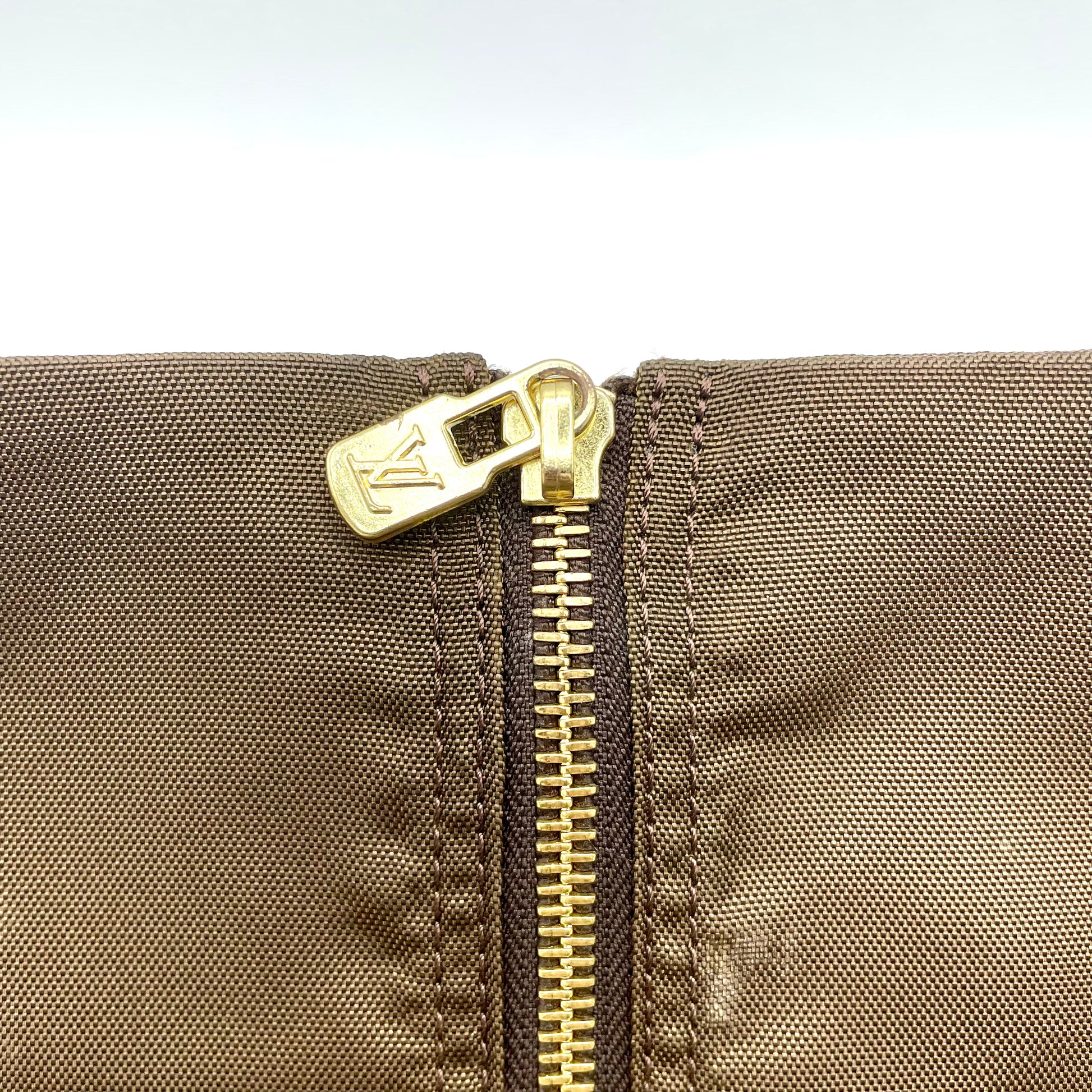 Louis Vuitton porta abiti