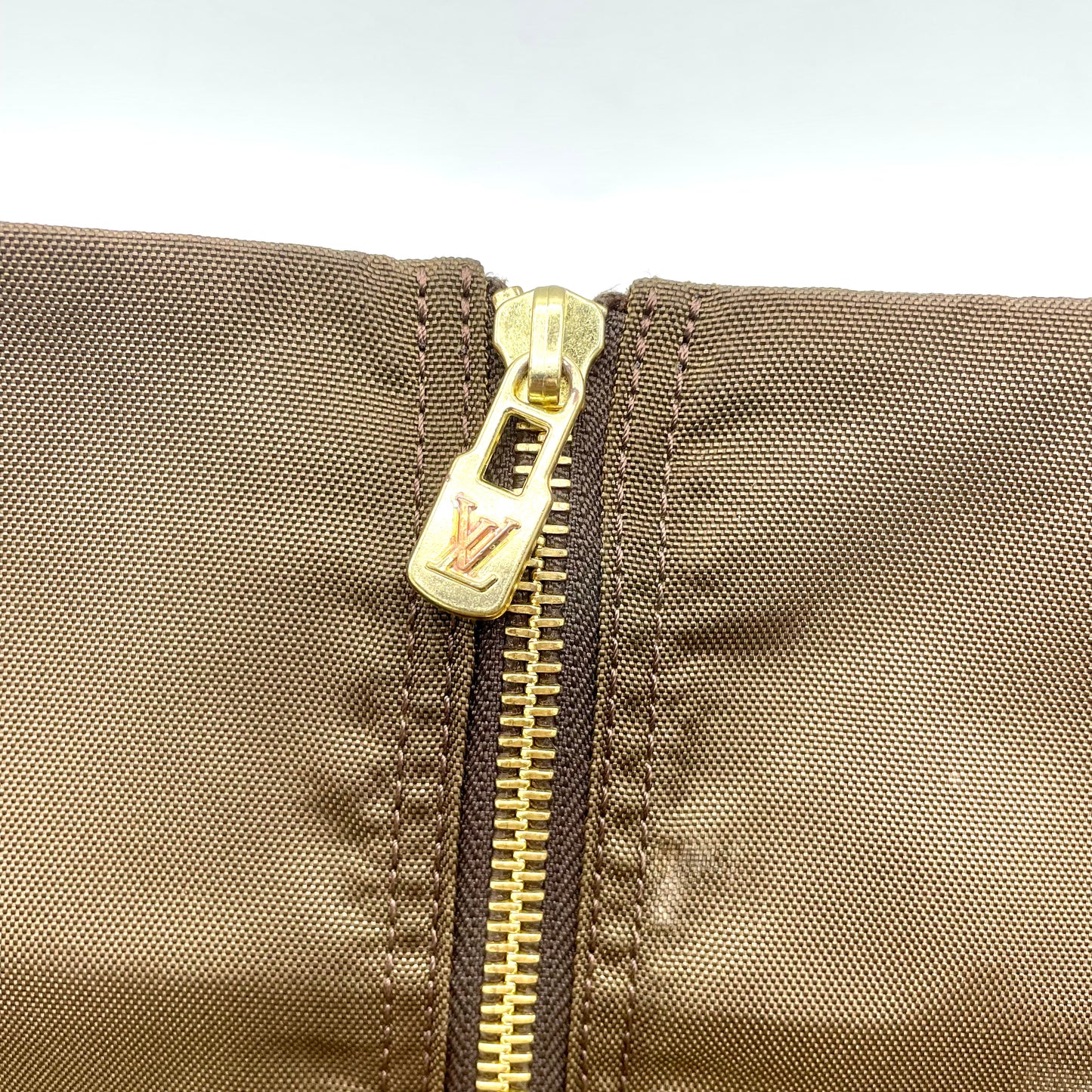 Louis Vuitton porta abiti