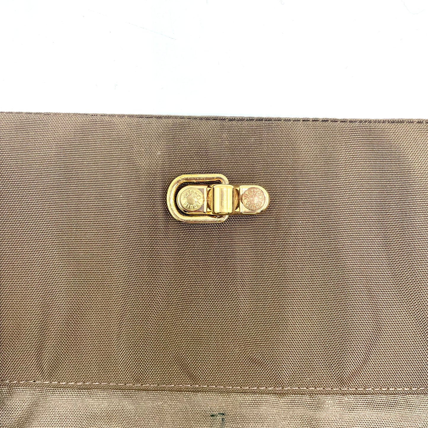Louis Vuitton porta abiti